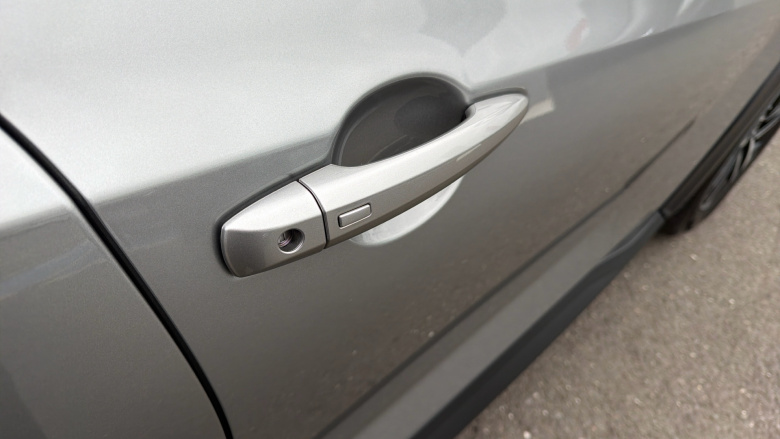 Nissan Juke 1.0 DiG-T N-Connecta 5dr Petrol Hatchback